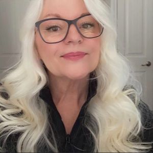 Meet your Posher, Dorinda